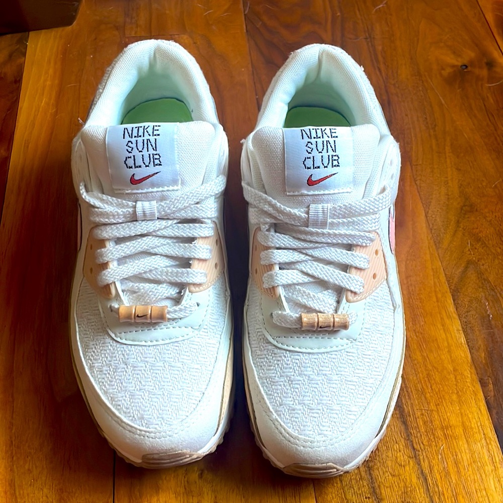 Women’s sneakers
